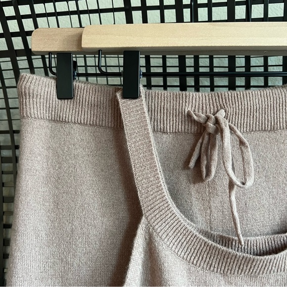 Reformation Caitlin Cashmere Two Piece Set - Picture 7 of 11